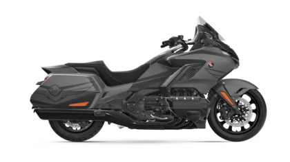 GL1800 Gold Wing Bagger DCT 2026 Matte Bullet Silver